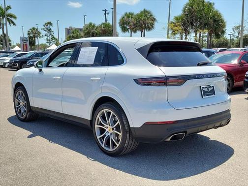 2021 Porsche Cayenne Base (Tiptronic)