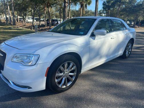 2016 Chrysler 300 Limited