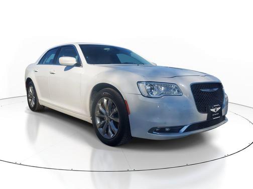 2016 Chrysler 300 Limited