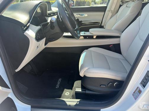 2024 Genesis GV70 2.5T AWD