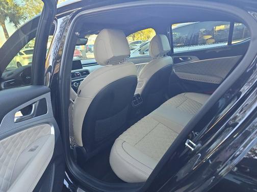 2022 Genesis G70 3.3T RWD