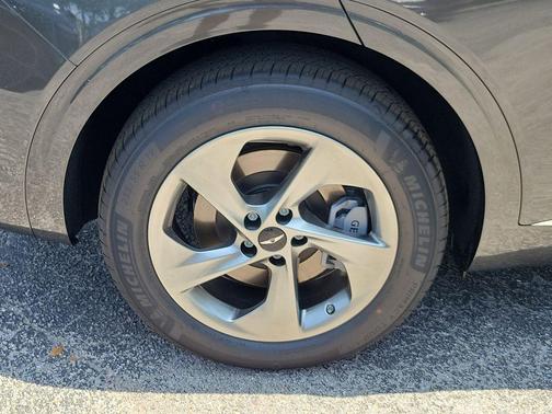 Makalu Gray 2026 Genesis GV70 2.5T Advanced