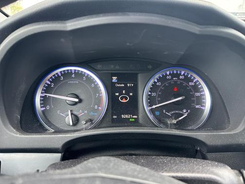 Midnight Black Metallic 2019 Toyota Highlander XLE
