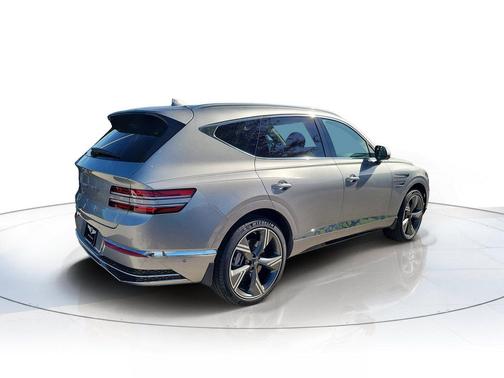 Savile Silver 2027 Genesis GV80 2.5T