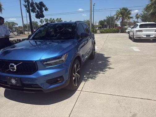 2020 Volvo XC40 T5 R-Design