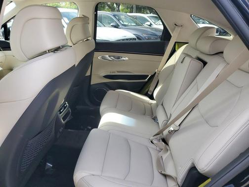 2026 Genesis GV70 2.5T