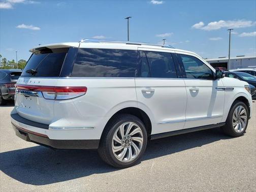 2023 Lincoln Navigator Reserve