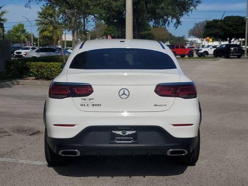 2022 Mercedes-Benz GLC 300 4MATIC Coupe