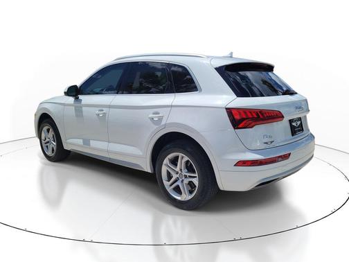 Glacier White Metallic 2019 Audi Q5 45 Premium