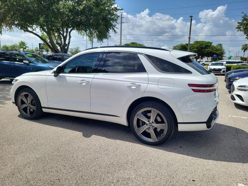 Uyuni White 2024 Genesis GV70 3.5T AWD Sport