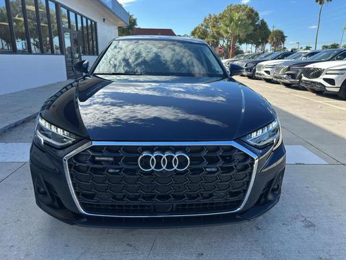 2025 Audi A8 L 55 TFSI quattro Tiptronic