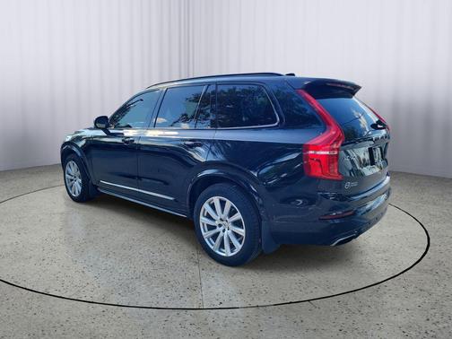 Onyx Black Metallic 2021 Volvo XC90 T6 R-Design