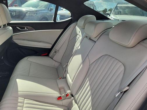 2025 Genesis G70 2.5T RWD