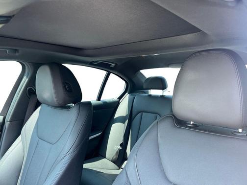 Mineral White Metallic 2021 BMW 330 330i
