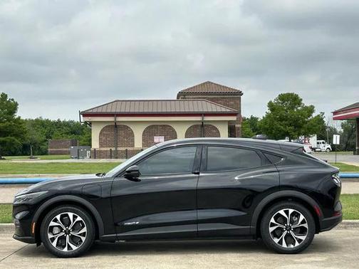 2025 Ford Mustang Mach-E Select