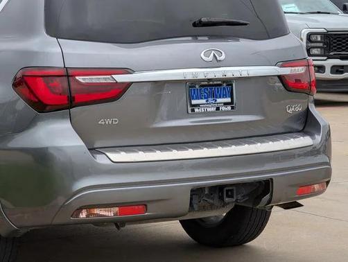2021 INFINITI QX80 Luxe
