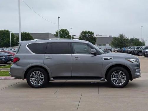2021 INFINITI QX80 Luxe