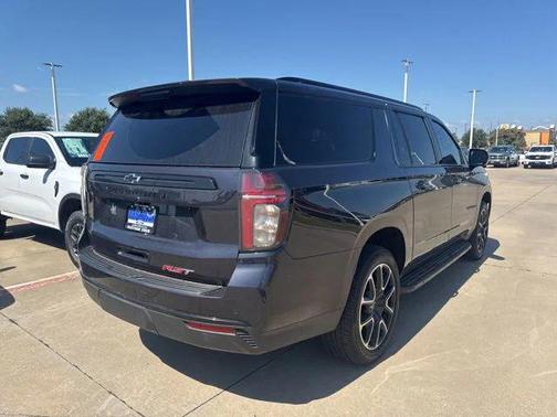 2023 Chevrolet Suburban RST