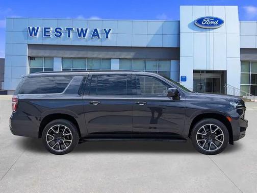 2023 Chevrolet Suburban RST