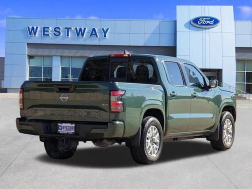 2022 Nissan Frontier SV