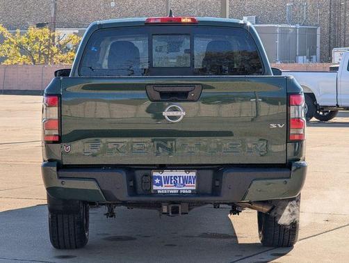 2022 Nissan Frontier SV