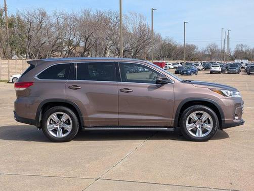 2017 Toyota Highlander 