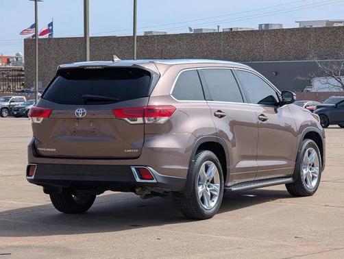 2017 Toyota Highlander 