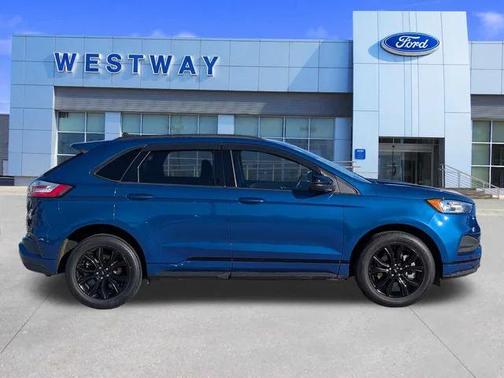 2022 Ford Edge SE