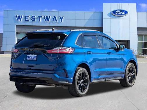 2022 Ford Edge SE