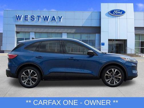 Atlas Blue Metallic 2022 Ford Escape SE