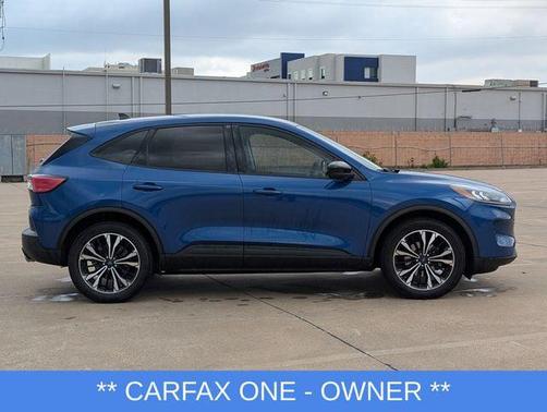 Atlas Blue Metallic 2022 Ford Escape SE