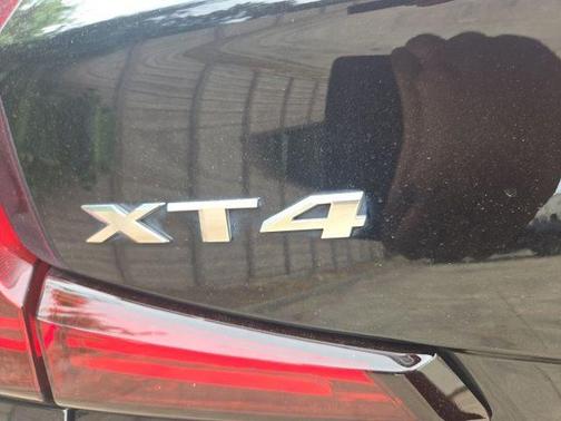 2022 Cadillac XT4 Luxury