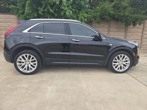 2022 Cadillac XT4 Luxury