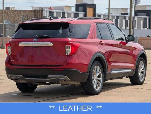 Rapid Red Metallic Tinted Clearcoat 2022 Ford Explorer XLT