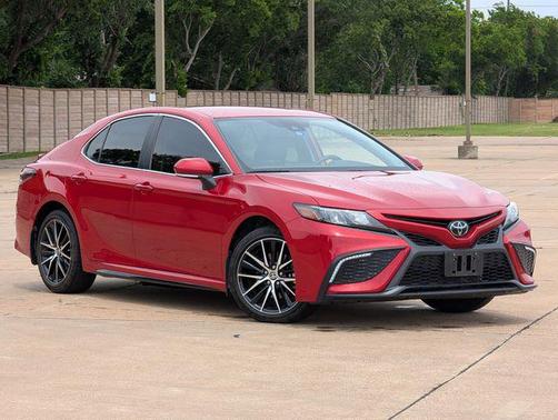 Supersonic Red 2024 Toyota Camry SE