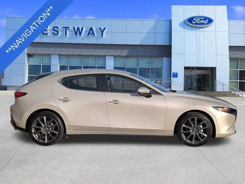 2023 Mazda Mazda3 FWD w/Preferred Package