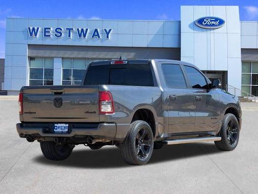 Granite Crystal Metallic Clearcoat 2022 RAM 1500 Big Horn/Lone Star