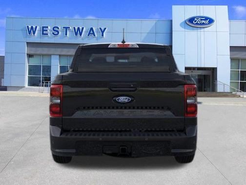 Shadow Black 2026 Ford Maverick Lobo Standard