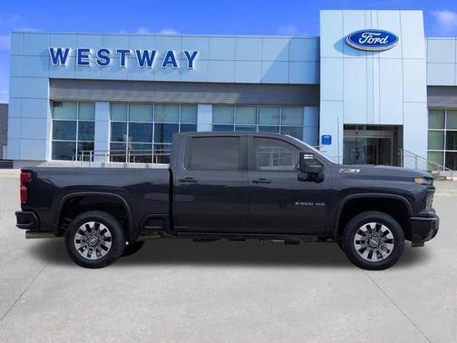 2024 Chevrolet Silverado 2500 Custom