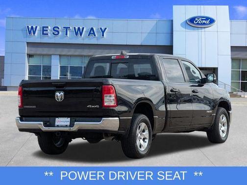 Diamond Black Crystal Pearlcoat 2022 RAM 1500 Big Horn/Lone Star