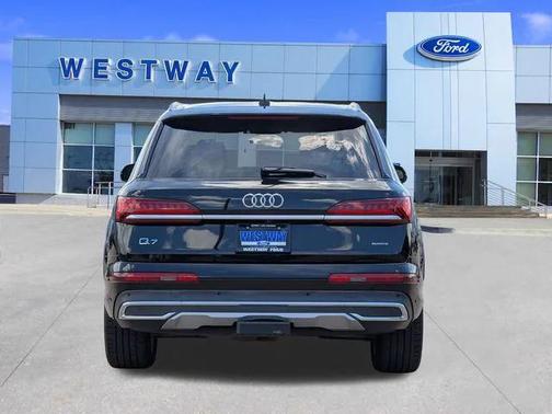 2022 Audi Q7 55 Premium Plus