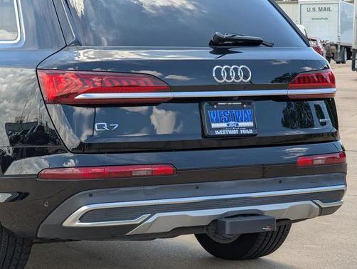 2022 Audi Q7 55 Premium Plus