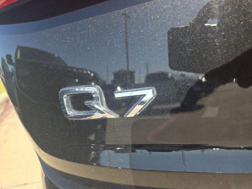 2022 Audi Q7 55 Premium Plus