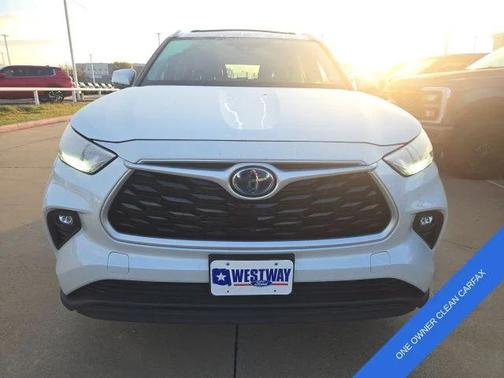 2022 Toyota Highlander Hybrid XLE