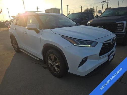 2022 Toyota Highlander Hybrid XLE
