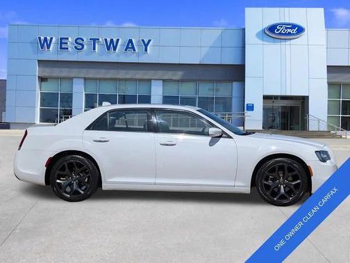 2022 Chrysler 300 S