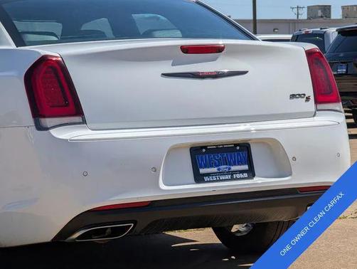 2022 Chrysler 300 S