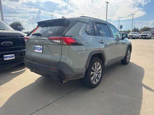 2021 Toyota RAV4 XLE Premium