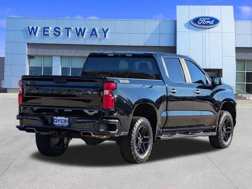 2022 Chevrolet Silverado 1500 Custom Trail Boss