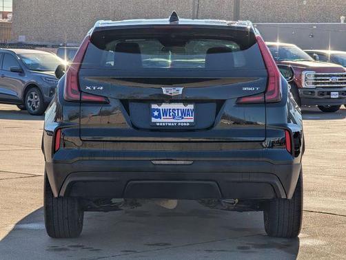 2024 Cadillac XT4 Luxury